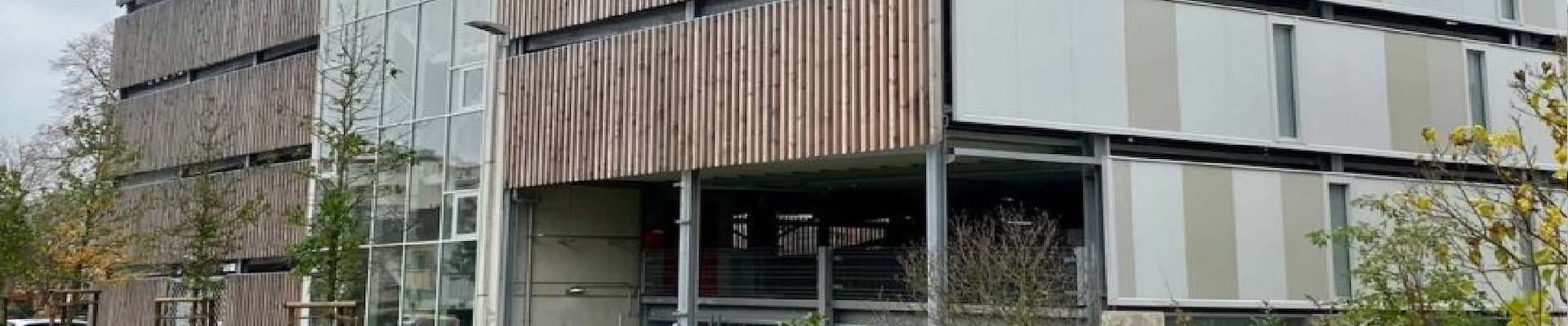 Die Mobil HUB Parkgarage der BGD von außen.