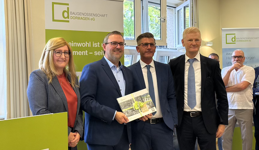 Jubiläumsfeier Geschenkübergabe Klemmer, Miller, van Kan an Lierenfeld