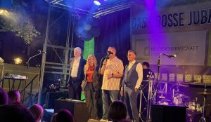 Jubiläumsfeier Vorstand auf der Bühne