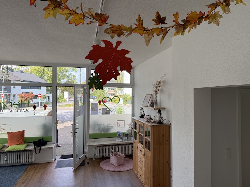 Herbstdeko im Quartierstreff