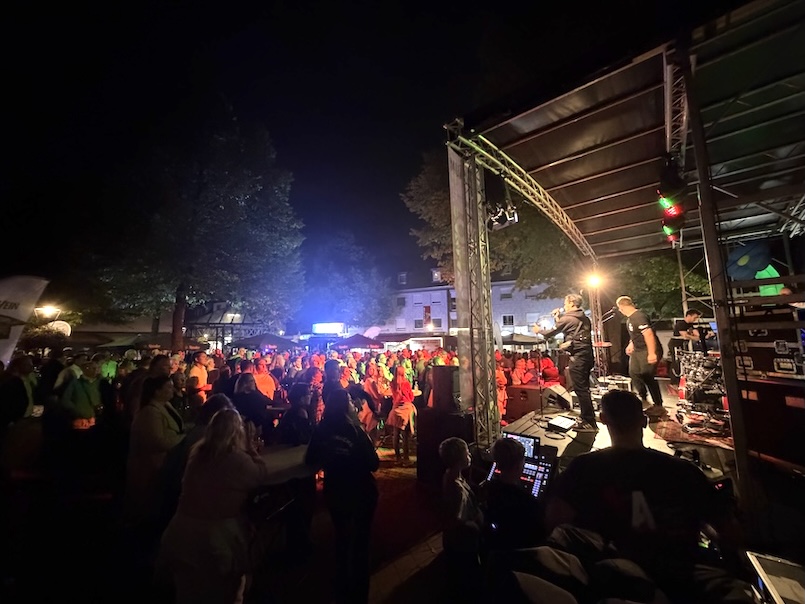Jubiläumsfeier Band Bühne Abend